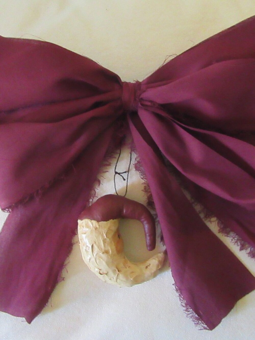 12 in. shabby chic loopy Christmas bow w. removeable primitive Santa ornament